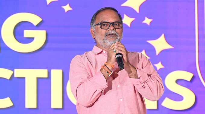 Film Industry Strike: “సినిమా ఆగితే పస్తులతో పడుకోవాల్సిందే” – దర్శకుడు వి.ఎన్. ఆదిత్య