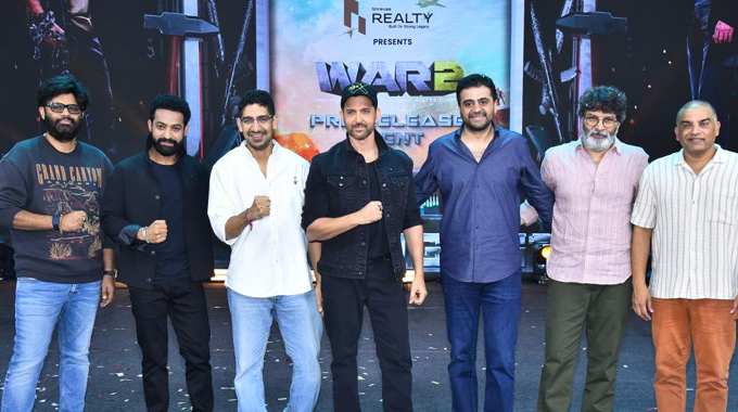 WAR 2: ‘వార్ 2’తో మళ్లీ అభిమానుల్ని రెండు కాలర్స్ ఎత్తుకునేలా చేస్తాను.. ఎన్టీఆర్