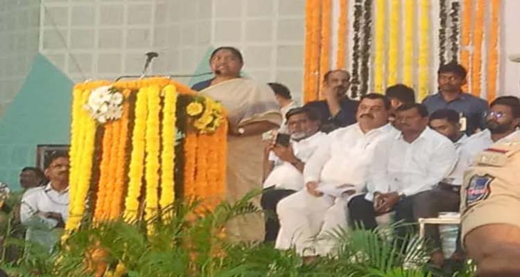 Special Schemes To Empower Women Economically Minister Seethakka