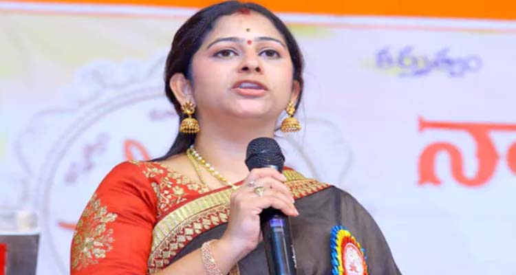 Sadineni Yamini Sharma Fires On Ys Sharmila