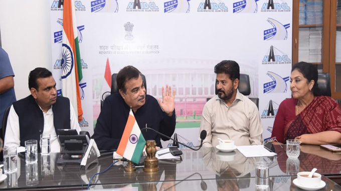 Revanth Reddy: భారత్ ఫ్యూచర్ సిటీ-అమరావతి-బందరు పోర్ట్.. Revanth Reddy Meets Nithin Gadkari