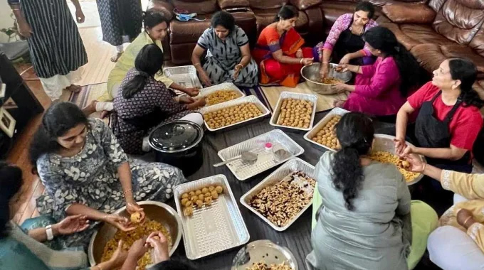 Distribution Of Nats Ganesh Maha Prasadam In Philadelphia