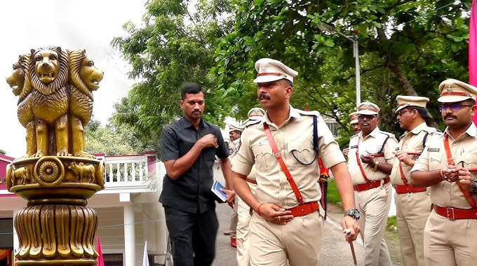 Prakasham Sp Harshavardhan Raju Visits Ongole One Town Police Station