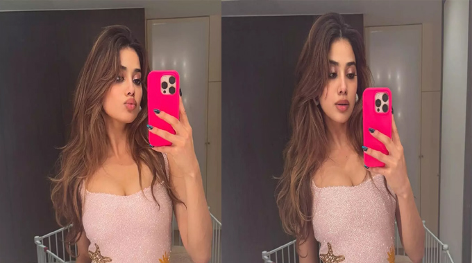 Janhvi Kapoor Hotstills