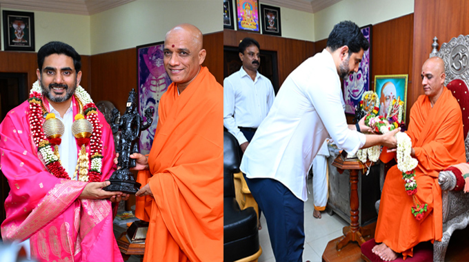 Nara Lokesh: కర్ణాటకలోని శ్రీ ఆదిచుంచనగిరి క్షేత్రాన్ని సందర్శించిన మంత్రి లోకేష్ Minister Lokesh Visits Sri Adichunchanagiri Temple In Karnataka