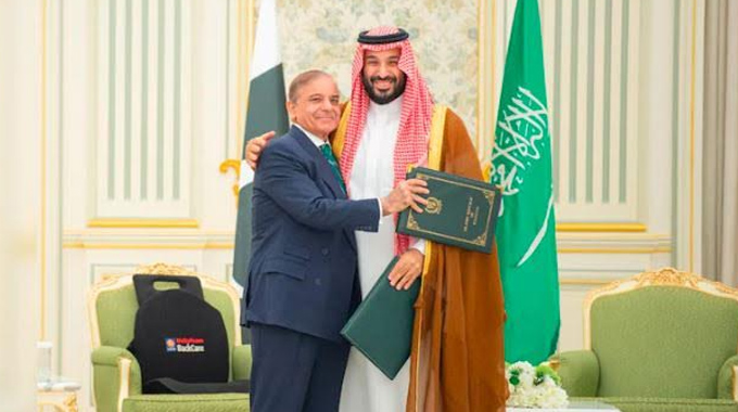 Saudi Arabia Signs A Mutual Defense Pact With Nuclear Armed Pakistan