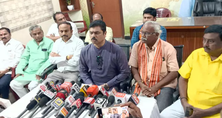 Visakhapatnam Mp Cm Ramesh Comments On Jagan