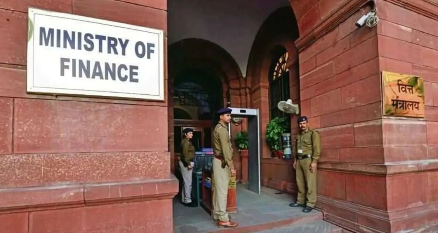 Central Budget: బడ్జెట్కు పారిశ్రామిక వర్గాల నుంచి సూచనలు అడిగిన కేంద్రం Center Seeks Suggestions From Industry Groups For Budget