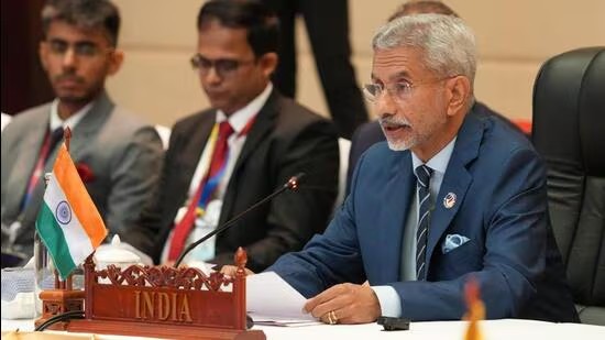 Jaishankar: అమెరికా సెలెక్టివ్ విధానాలకు నిదర్శనం.. రష్యా చమురుపై ఆంక్షలను ఖండించిన జైశంకర్ Jaishankar Condemns Sanctions On Russian Oil As Evidence Of Americas Selective Policies