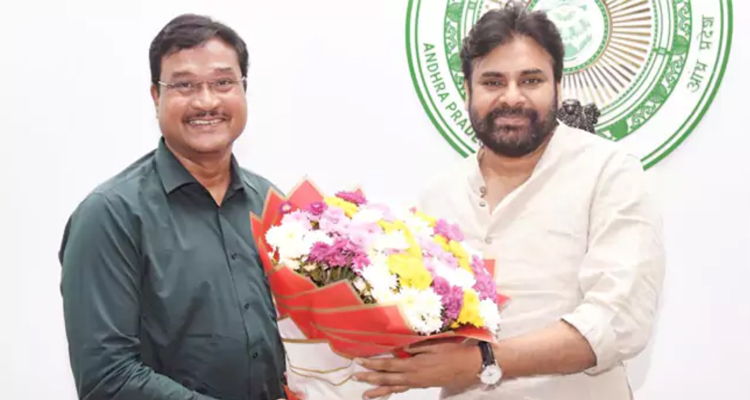 Pawan Kalyan: ఏపీ డిప్యూటీ సీఎం పవన్ కల్యాణ్ తో హైడ్రా కమిషనర్ భేటీ Amaravati Krishna Hydra Commissioner Ranganath Meets Deputy Cm Pawan