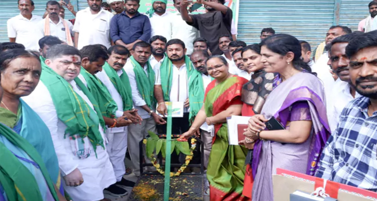 Ponnam Prabhakar Speech At Agriculture Market