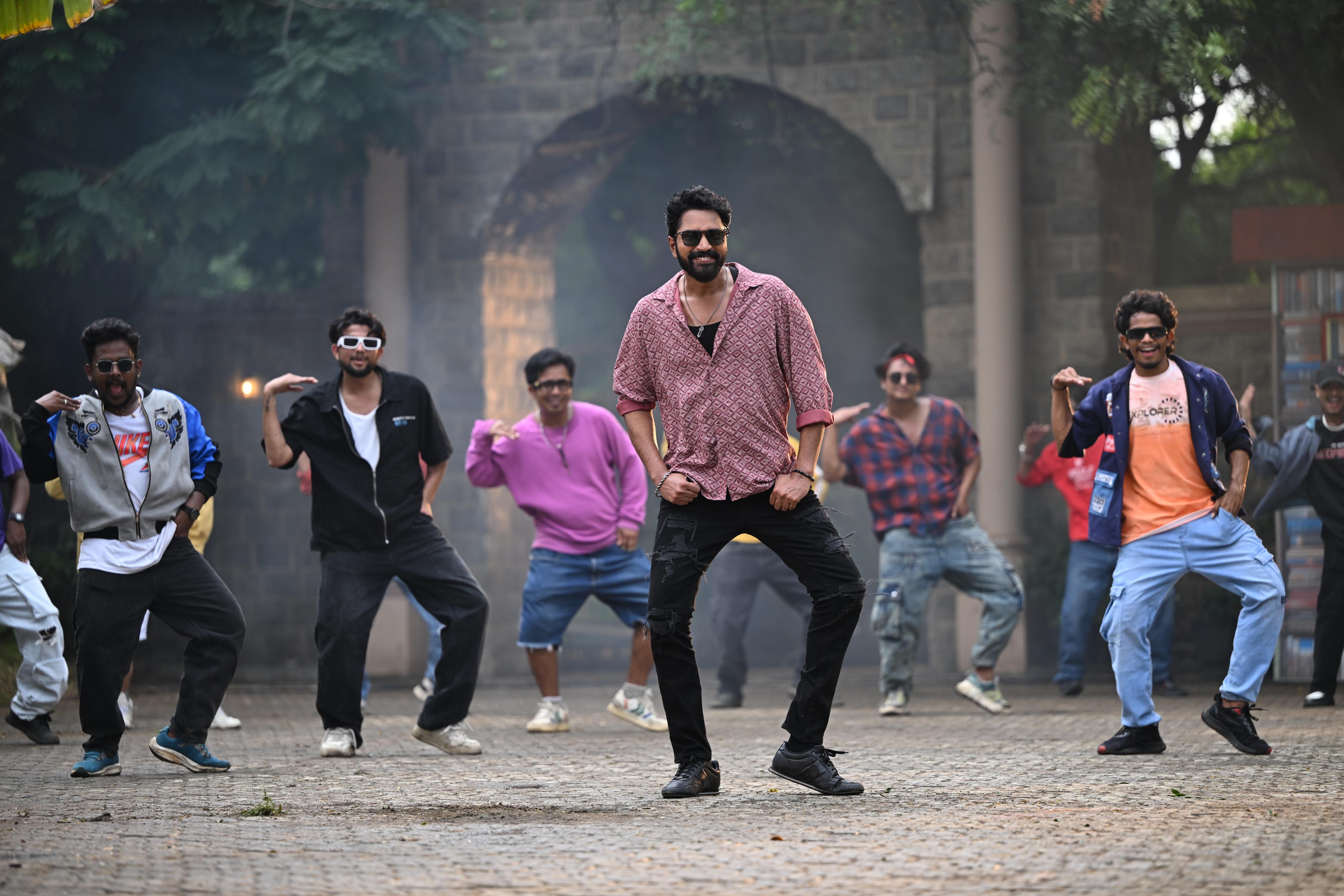 12A Railway Colony: ’12A రైల్వే కాలనీ’ కన్నోదిలి కలనోదిలి సాంగ్ విడుదల Allari Naresh And Dr Kamakshi Bhaskars 12a Railway Colony Kannodili Kalanodili Song