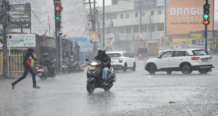 Red Alert : శ్రీకాకుళం జిల్లా నుంచి నెల్లూరు వరకు రెడ్ అలర్ట్ Red Alert For Few Districts