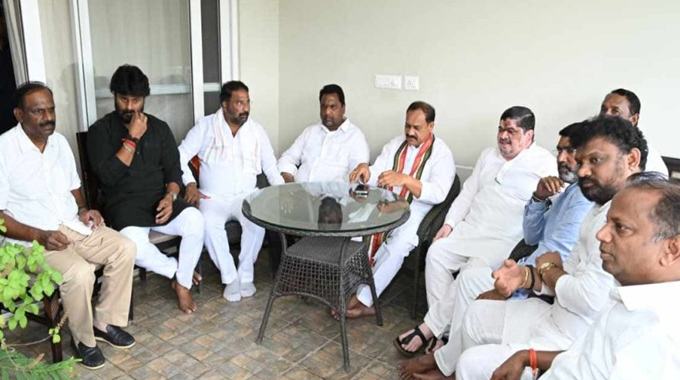 Ponnam Prabhakar Clarifies Remarks Expresses Regret To Minister Adluri Laxman Kumar