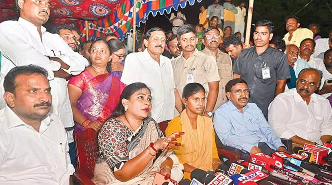 Caste Politics: కులాలు-రాజకీయ రంగు పులుముకున్న హత్య కేసు Cm Chandrababu Serious On Kandukur Lakshmi Naidu Incident