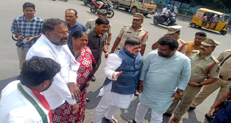 Hyderabad Bc Bandh Ministers Protest At Tank Bund