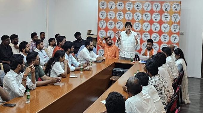 BJP: బీజేపీ యువమోర్చా నాయకులు, కార్యకర్తలతో రాంచందర్ రావు సమావేశం N Ramchander Rao Meets Bjp Yuva Morcha In The Backdrop Of Jubilee Hills By Election