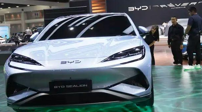 BYD: ఎలక్ట్రానిక్ వెహికిల్స్ అమ్మకాల్లో లీడర్ గా చైనా..? ఆటోమొబైల్ సంస్థ BYD దూకుడు..! Byd Surpasses Tesla To Become Ev Market Leader