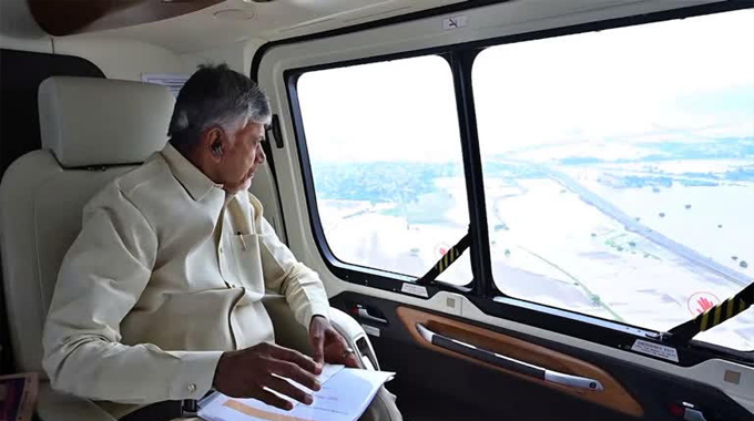 Chandrababu: తుఫాను నష్టంపై ప్రత్యక్ష పరిశీలన – బాధితులకు భరోసా ఇచ్చిన చంద్రబాబు Chandrababu %e0%b0%a4%e0%b1%81%e0%b0%ab%e0%b0%be%e0%b0%a8%e0%b1%81 %e0%b0%a8%e0%b0%b7%e0%b1%8d%e0%b0%9f%e0%b0%82%e0%b0%aa%e0%b1%88 %e0%b0%aa%e0%b1%8d%e0%b0%b0%e0%b0%a4%e0%b1%8d%e0%b0%af%e0%b0%95