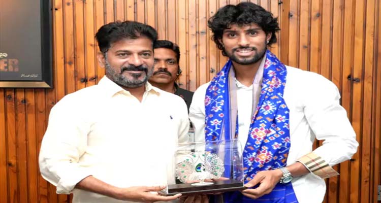 Young Cricketer Tilak Verma Meets Cm Revanth Reddy