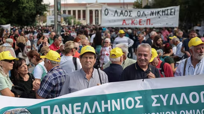 Greece Comes To A Halt As Thousands Hold Strike Against New Labour Laws