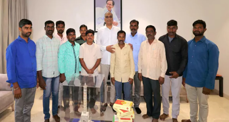Jordan: జోర్డాన్ నుంచి తెలంగాణాకు చేరుకున్న వలస కార్మికులు Medak Migrant Workers From Jordan Arrive In Telangana
