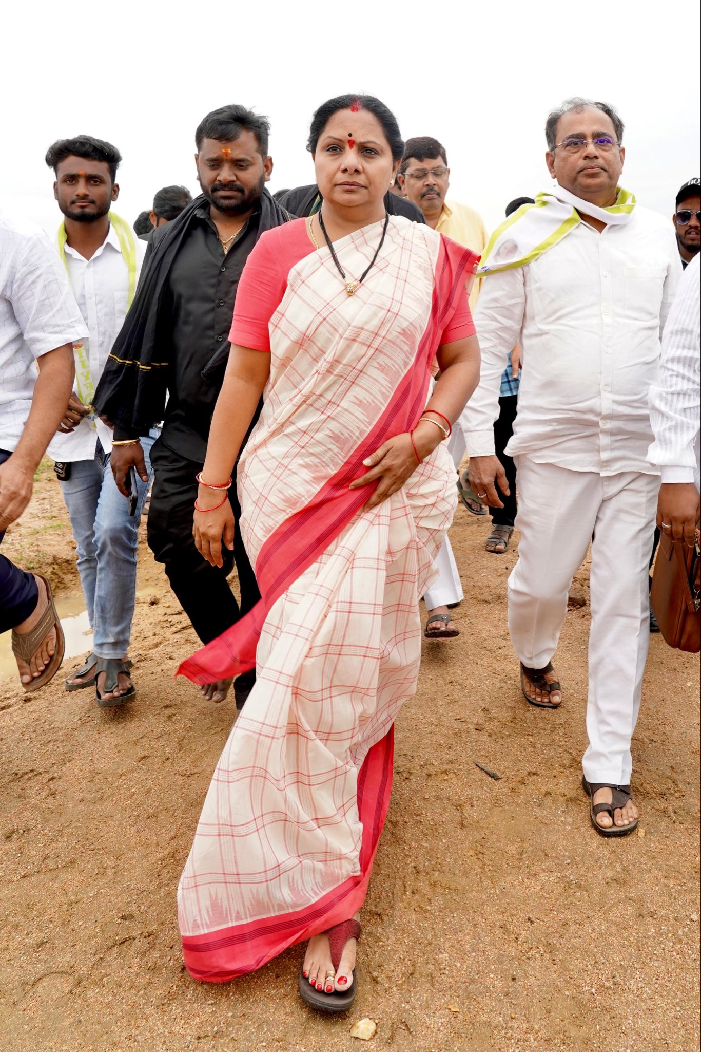 Kavitha : కొత్తకొత్తగా… కల్వకుంట్ల కవిత..!! New Kalvakuntlas Kavitha