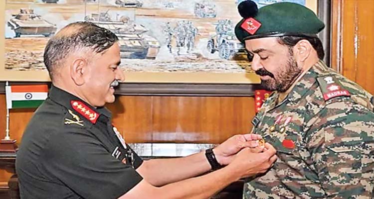 Actor Mohanlal Received Commendation From Army Chief