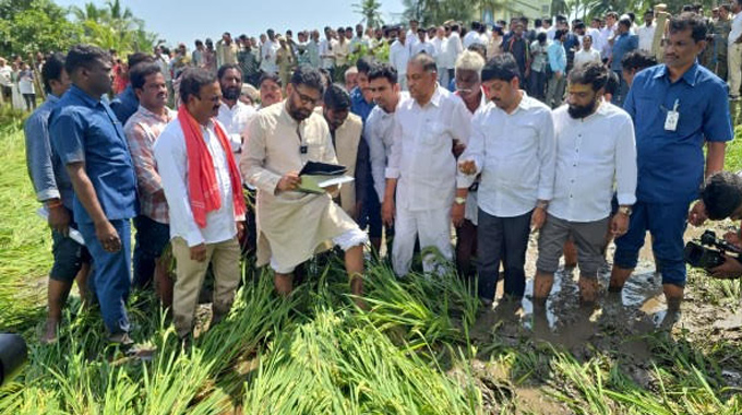 Ap Deputy Cm Pawan Kalyan Visits Cyclone Montha Affected Areas In Diviseema