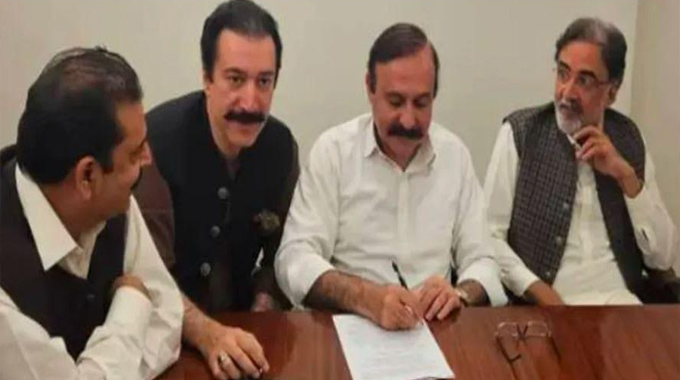 Pak Government Protesters Sign Agreement To End Violent Protests In Pok