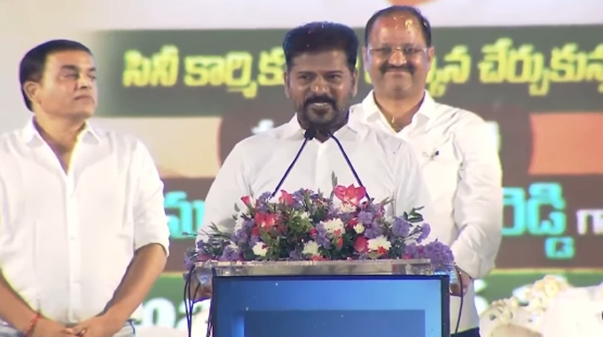 Movie Tickets: కార్మికులకు వాటా ఇస్తేనే టికెట్ రేట్ల పెంపు.. రేవంత్ ప్లాన్ వర్కవుట్ అవుతుందా..!? Revanth Reddy Links Film Ticket Hike To Cine Welfare