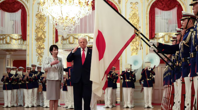 Tokyo: ట్రంప్ కు డిమెన్షియా ఉందా..? జపాన్ పర్యటనలో అమెరికా అధ్యక్షుడి తీరుపై పేలుతున్న మీమ్స్…! Awkward And Clueless Trump Goes Viral After He Loses His Way During Ceremonial Welcome In Japan