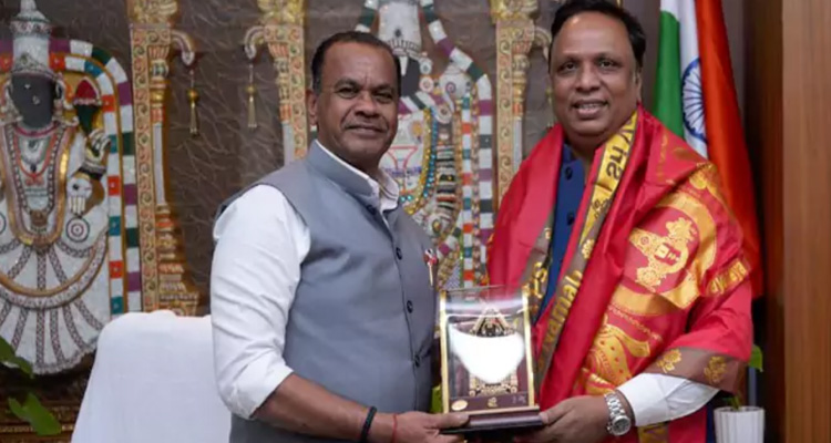 Komatireddy:  తెలంగాణను హాలీవుడ్ ఫిల్మ్హబ్గా అభివృద్ధి :  కోమటిరెడ్డి Maharashtra Minister Met Minister Komatireddy