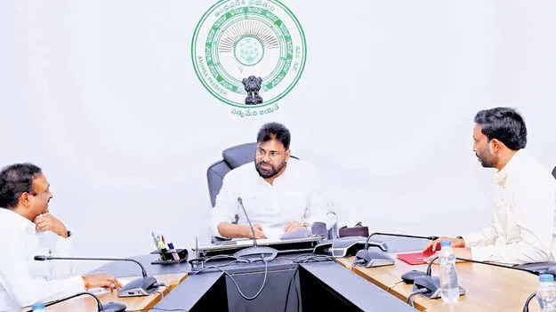 Pawan Kalyan Guides Mps Ahead Of Winter Parliament Session