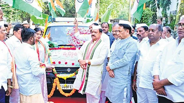 Bapu: బాపూ బాట ప్రచార రథం ప్రారంభం Bapu Path Campaign Vehicle Flagged Off In Hyderabad