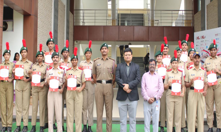 మొదటి NCC ‘B’ సర్టిఫికేట్ హోల్డర్లను ఘనంగా అభినందించిన KLH అజీజ్నగర్ క్యాంపస్ %e0%b0%ae%e0%b1%8a%e0%b0%a6%e0%b0%9f%e0%b0%bf Ncc B %e0%b0%b8%e0%b0%b0%e0%b1%8d%e0%b0%9f%e0%b0%bf%e0%b0%ab%e0%b0%bf%e0%b0%95%e0%b1%87%e0%b0%9f%e0%b1%8d %e0%b0%b9%e0%b1%8b