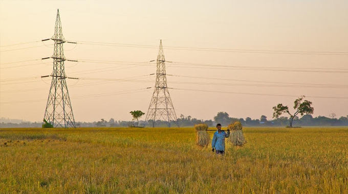 Chandrababu: వ్యవసాయానికి పనికిరాని భూముల్లో పునరుత్పాదక విద్యుత్ ప్లాంట్లు: చంద్రబాబు Renewable Power Plants On Lands Unsuitable For Agriculture Chandrababu