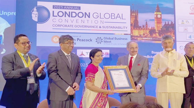 Nara Bhuvaneswari: నారా భువనేశ్వరికి డిస్టింగ్విష్డ్ ఫెలోషిప్ పురస్కారం ప్రదానం Nara Bhuvaneshwari Received The Iod Distinguished Fellowship Award