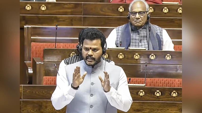 Indigo Airlines: ఇండిగోపై కేంద్రం సీరియస్.. ప్రయాణికులను ఇబ్బంది పెడితే సహించేది లేదు! The Center Is Serious About Indigo It Will Not Tolerate Any Inconvenience To Passengers