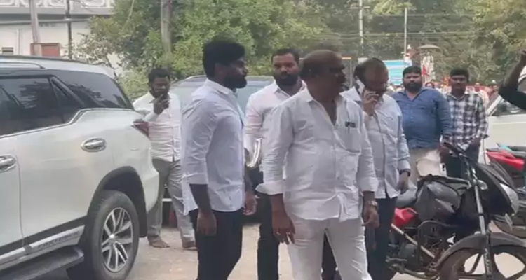 Jagan Relative Arjun Reddy Attends For Inquiry At The Gudivada Police Station
