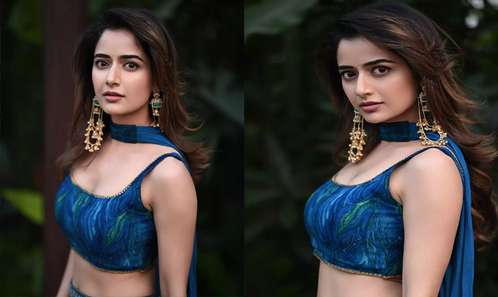 Ashika Ranganath: సింపుల్ లుక్ లోనే అదరగొడుతున్న ఆషికా Ashika Ranganath Hot Stills