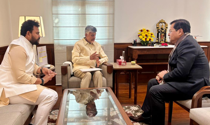 Chandrababu: కేంద్ర మంత్రి సర్బానంద సోనోవాల్తో ముఖ్యమంత్రి చంద్రబాబు భేటీ Chief Minister Chandrababu Naidu Meets Union Minister Sarbananda Sonowal