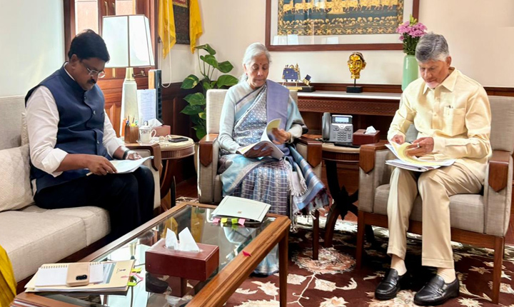 Chandrababu: కేంద్ర ఆర్ధిక మంత్రి నిర్మలా సీతారామన్ తో ముఖ్యమంత్రి చంద్రబాబు భేటీ Chandrababu Meets Central Finance Minister Nirmala Sitaraman