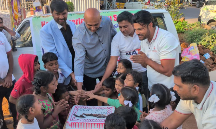 NATS: నిరుపేద బాలల్లో సంతోషాన్ని నింపిన నాట్స్.. సర్వ్ నీడితో కలిసి మురికివాడల్లో అన్నదానం Nats Fills Underprivileged Children With Happiness