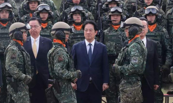 Taiwan: డ్రాగన్ తో అమీతుమీకి సిద్ధమవుతున్న తైవాన్..! Taiwan Spend More Money On Defence Sector