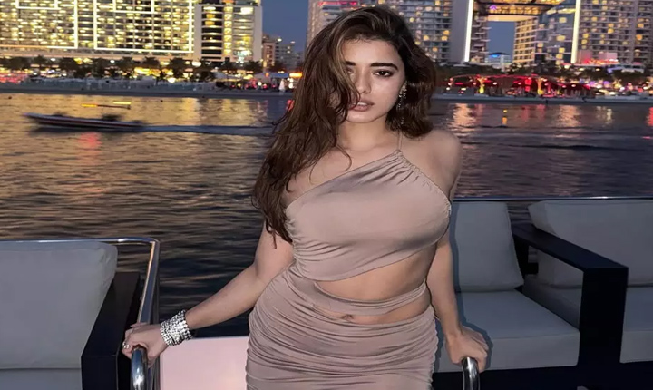 Kethika Flaunts Her Beauty On The Ship