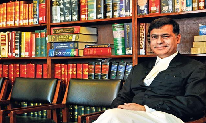 Siddharth Luthra Gets A Shower Of Money From Ap