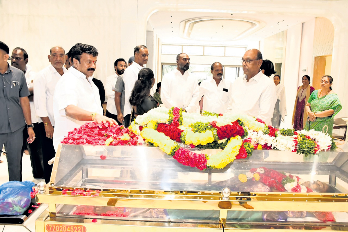 Former Cm Konijeti Rosaiah Wife Shivalakshmi Passes Away