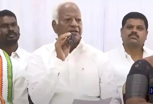 Why Doesnt Kcr Come Out To The People Kadiyam Srihari Questions