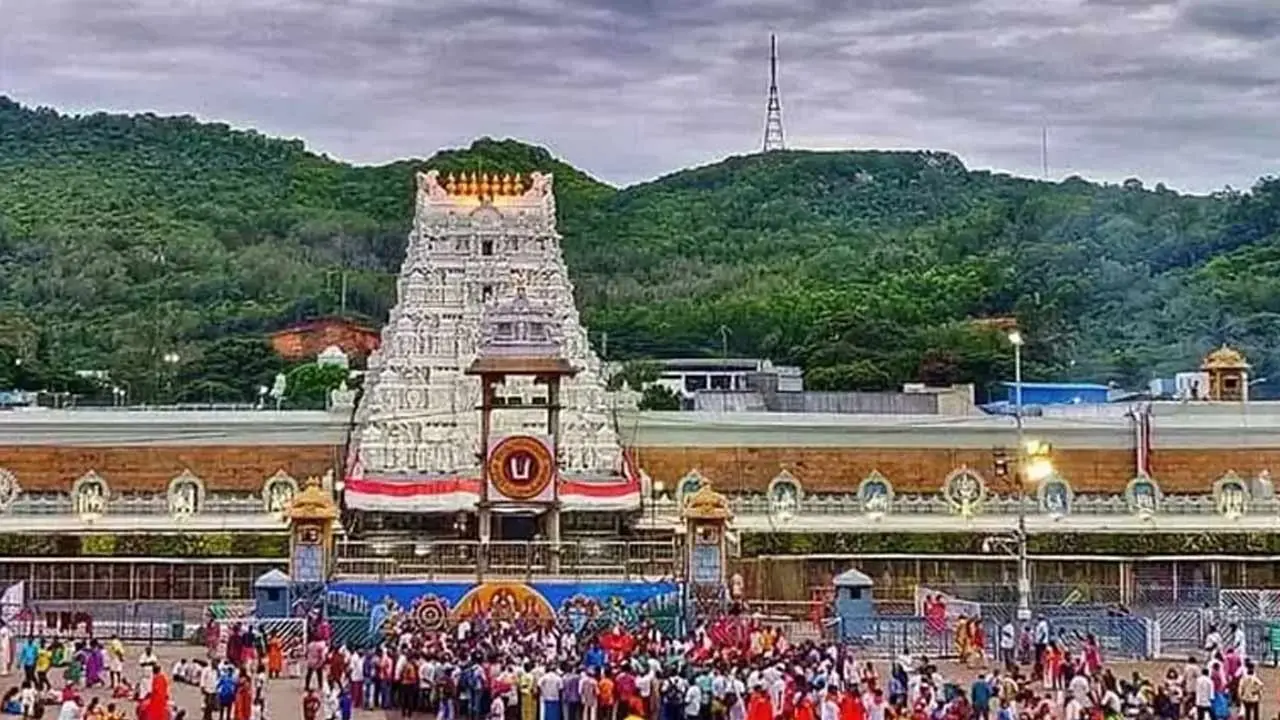 TTD: తిరుమలలో భక్తుల రికార్డు.. తిరుమలలో సరికొత్త చరిత్ర..! TTD: తిరుమలలో భక్తుల రికార్డు.. తిరుమలలో సరికొత్త చరిత్ర..!